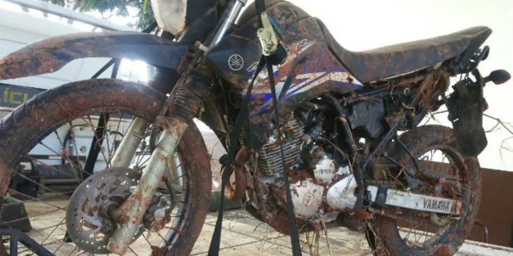 Imagem ilustrativa da imagem PM encontra moto enterrada em Telêmaco Borba