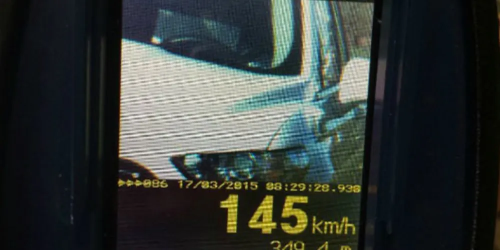 Imagem ilustrativa da imagem PRF flagra motorista lendo a 145 km/h em rodovia do PR