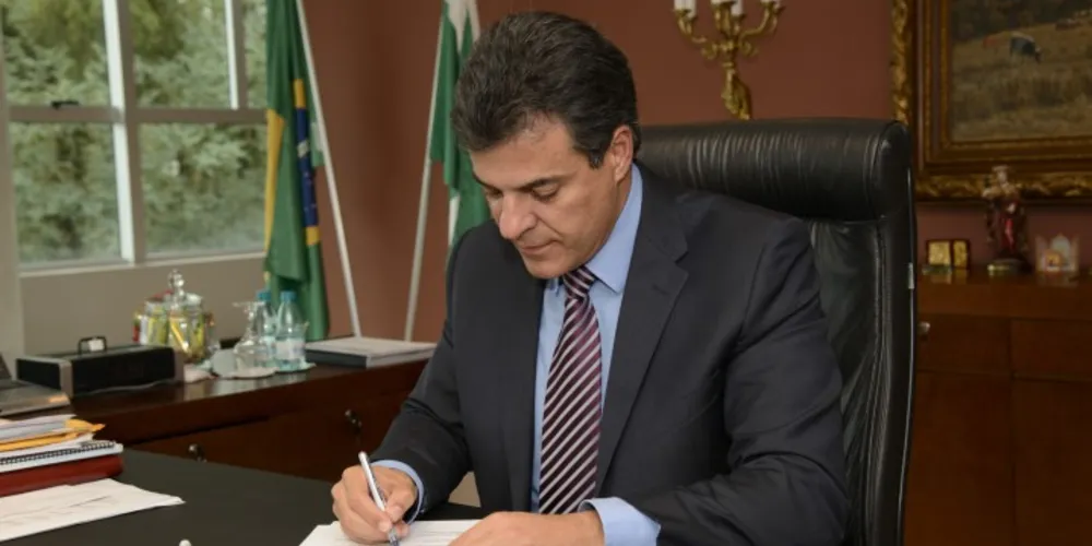 Imagem ilustrativa da imagem Richa determina apuração de conduta dos servidores da Receita