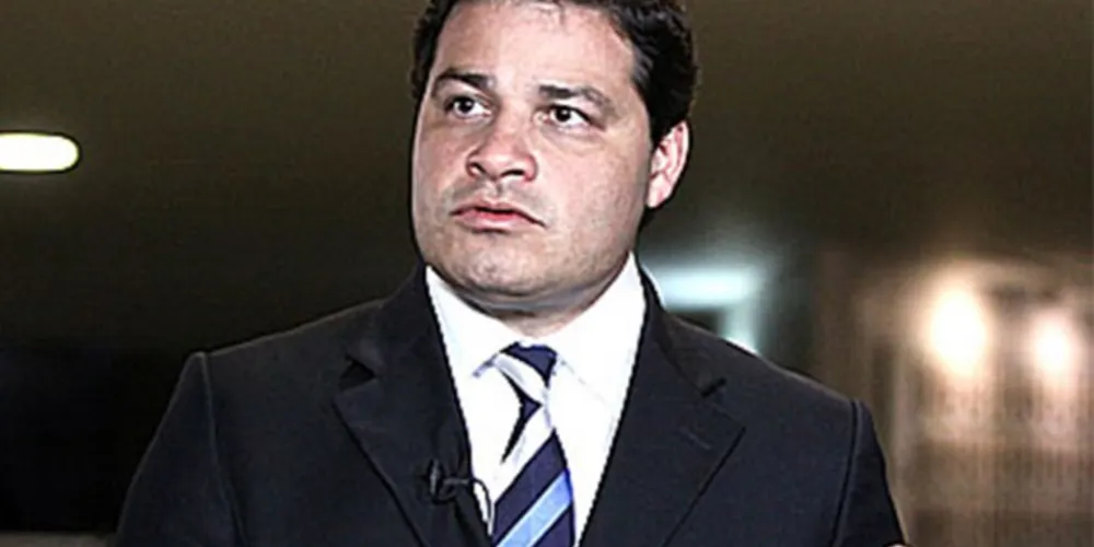 Imagem ilustrativa da imagem Sandro Alex comemora sanção de emenda do eixo suspenso