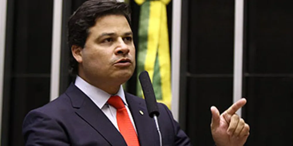 Imagem ilustrativa da imagem Comissão analisa PEC de Sandro que impede ‘ficha suja’ no Executivo