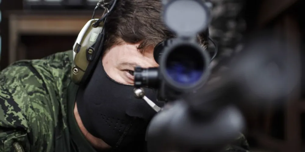 Imagem ilustrativa da imagem Das telonas para a realidade: conheça o sniper paranaense