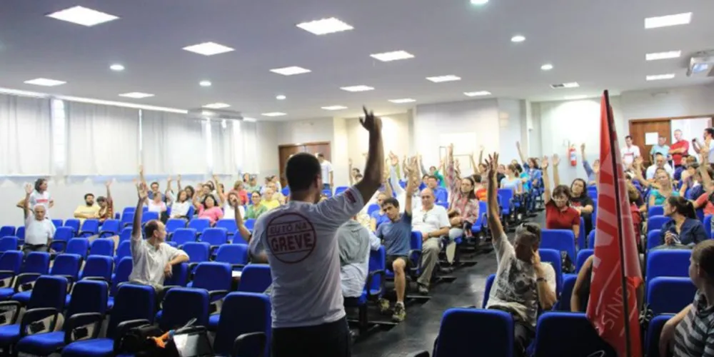 Imagem ilustrativa da imagem Professores da UEPG entram em greve na quarta