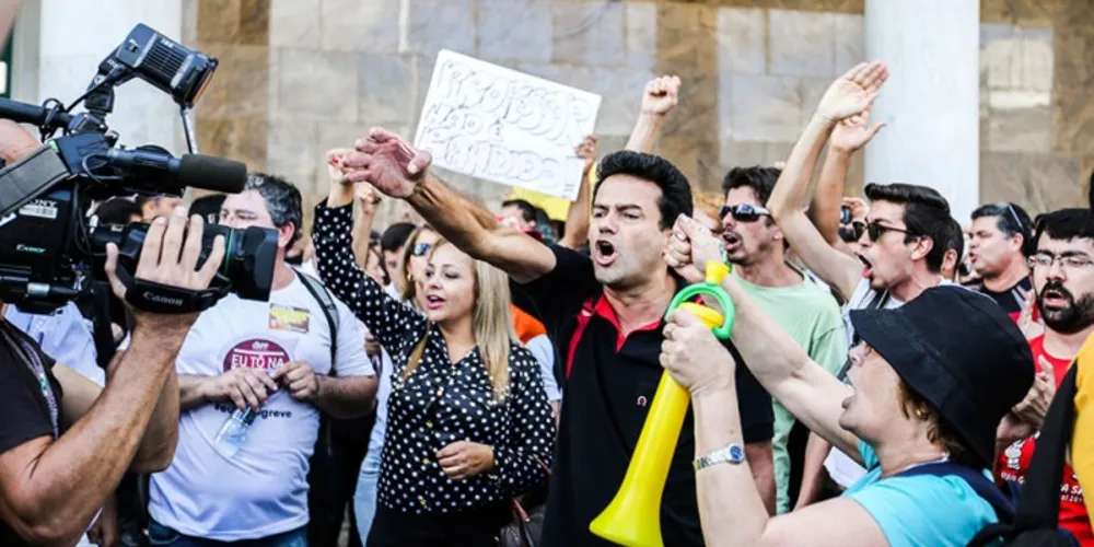 Imagem ilustrativa da imagem Professores prometem grande ato e esperam movimento pacífico