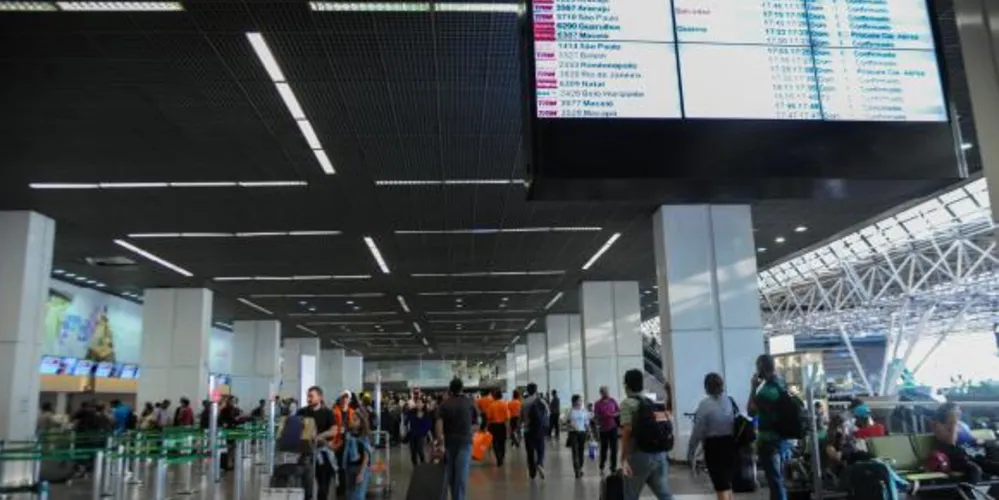 Imagem ilustrativa da imagem Aeroportos têm 230 voos cancelados no sábado