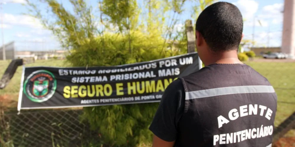 Imagem ilustrativa da imagem Agentes penitenciários 'paralisam' atividades por 3 dias