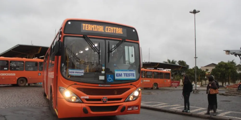 Imagem ilustrativa da imagem Ladrões armados assaltam ônibus da VCG