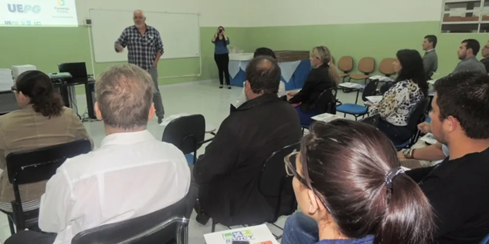 Imagem ilustrativa da imagem Aula inaugural do ‘Bom Negócio Paraná’ reúne empreendedores
