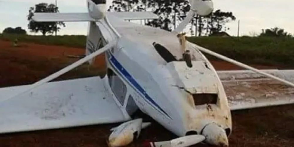 Imagem ilustrativa da imagem Avião cai em Mauá da Serra e duas pessoas ficaram feridas