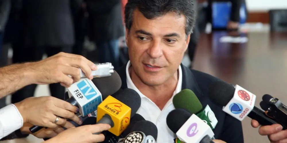Imagem ilustrativa da imagem Beto Richa defende ação da PM e culpa ‘Black Blocks’