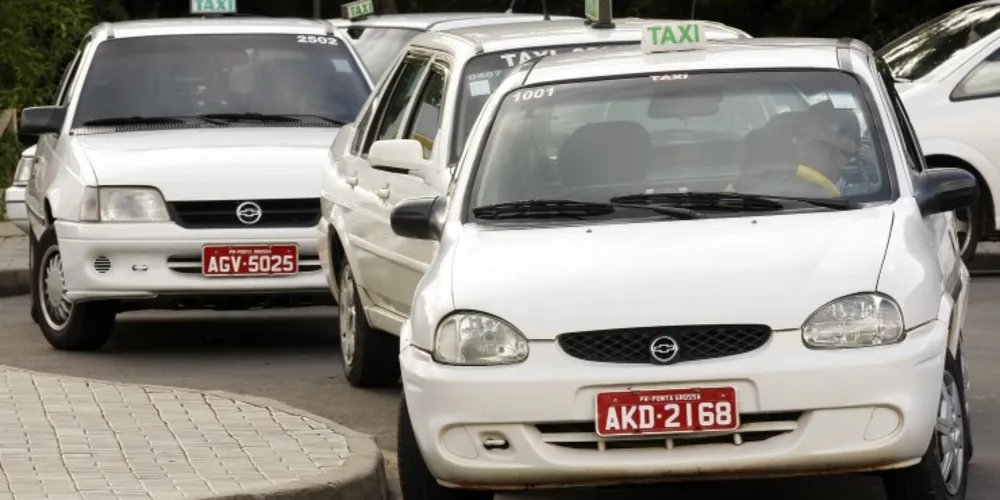 Imagem ilustrativa da imagem Taxistas devem passar por curso para renovar licença