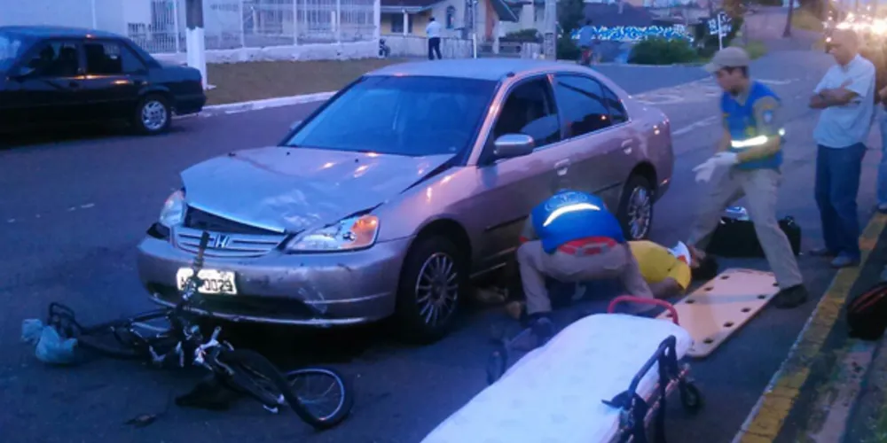 Imagem ilustrativa da imagem Ciclista fica em estado grave após acidente na BR-277