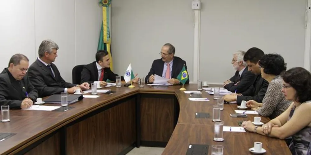 Imagem ilustrativa da imagem Aliel se reúne com ministro e busca apoio para universidades 