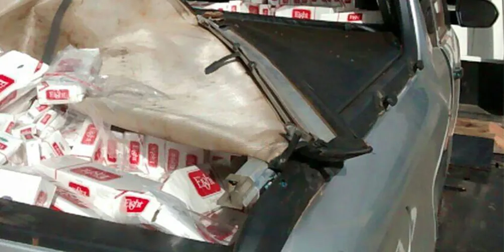 Imagem ilustrativa da imagem Motoristas abandonam carro com cigarros contrabandeados