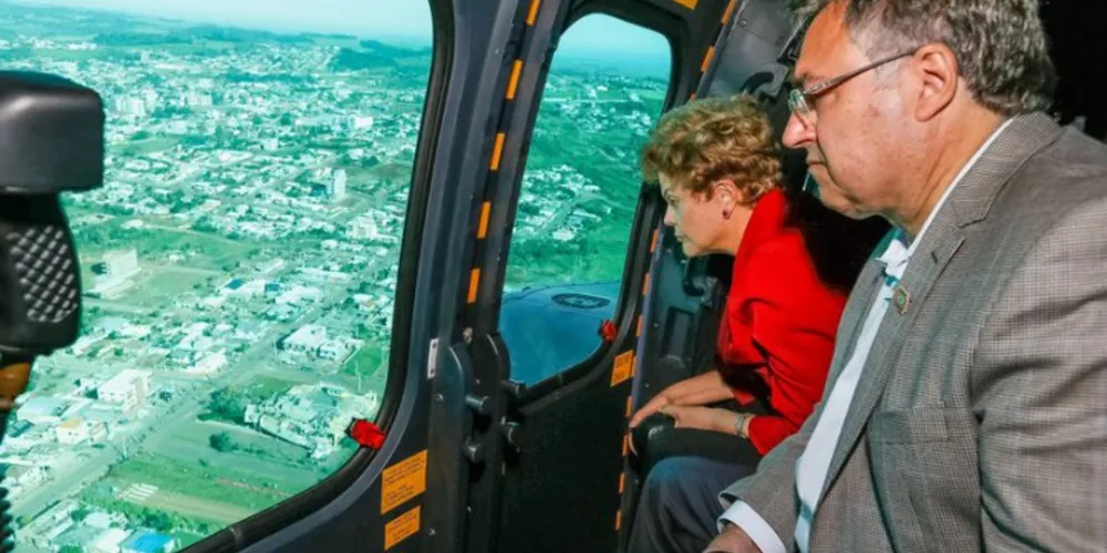 Imagem ilustrativa da imagem Dilma anuncia R$ 5,8 mi para municípios atingidos por tornado