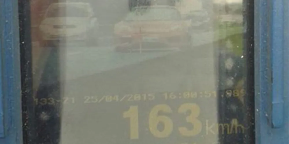 Imagem ilustrativa da imagem PRF flagra Ferrari a 163 km/h em trecho da BR-277