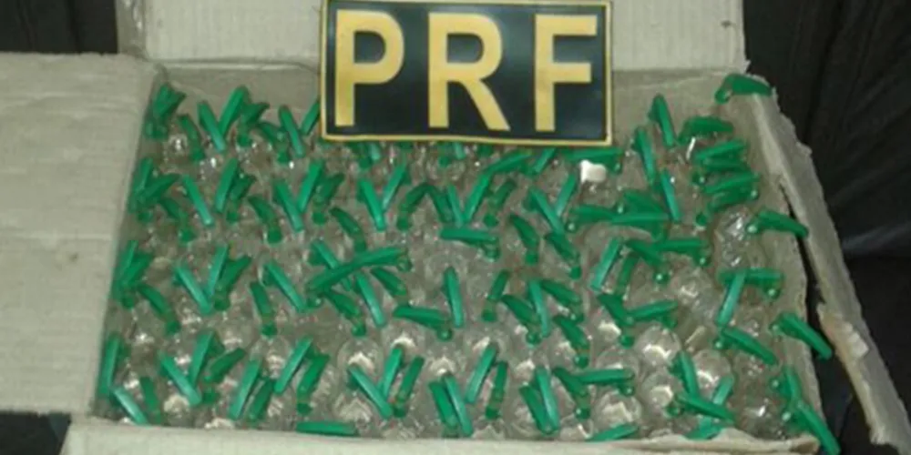 Imagem ilustrativa da imagem Professor é preso com 120 frascos de lança-perfume