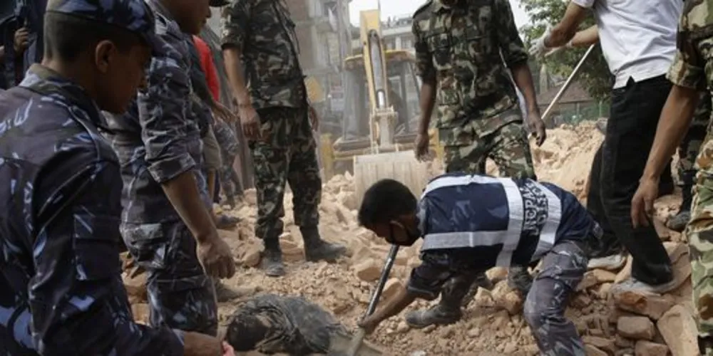 Imagem ilustrativa da imagem Nepal e Índia contam 1.196 mortes em terremoto