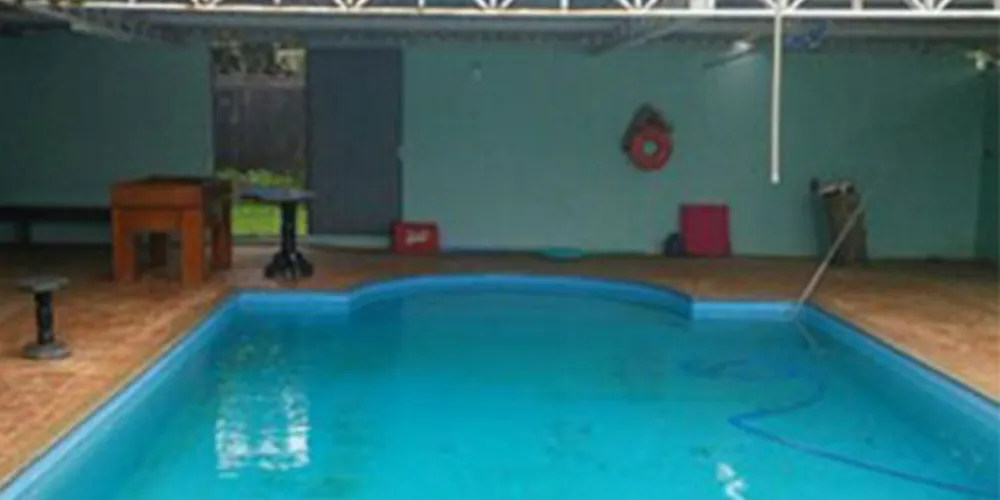 Imagem ilustrativa da imagem Criança de sete anos morre afogada em piscina no Paraná