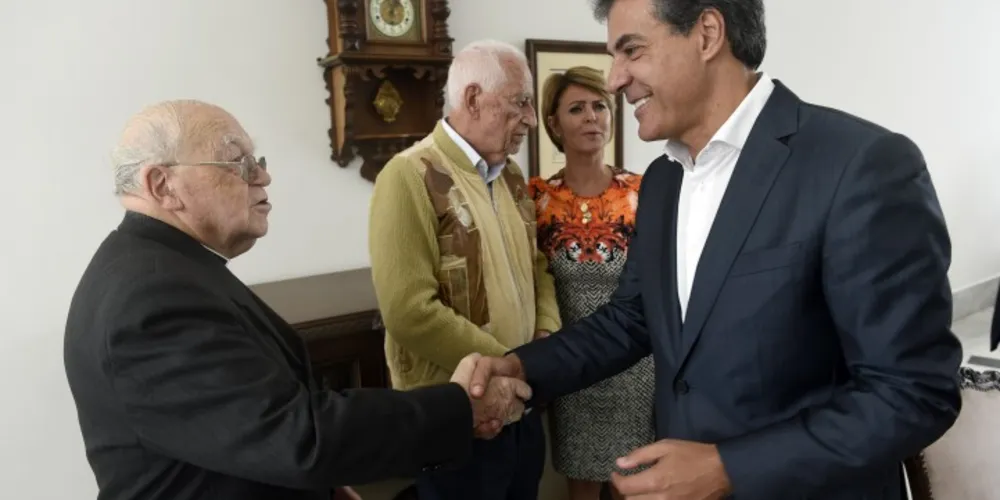 Imagem ilustrativa da imagem Richa quer ampliar parceria com comunidade católica