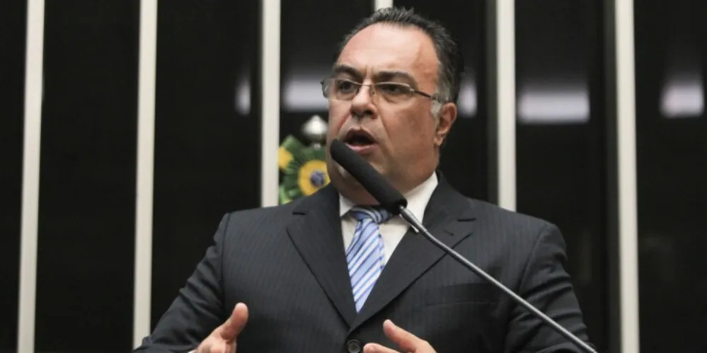 Imagem ilustrativa da imagem Vargas e outros cinco presos fazem exame de corpo de delito