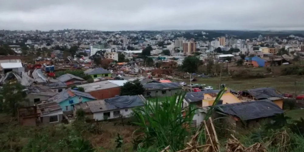 Imagem ilustrativa da imagem Exército se mobiliza para ajudar na reconstrução de Xanxerê