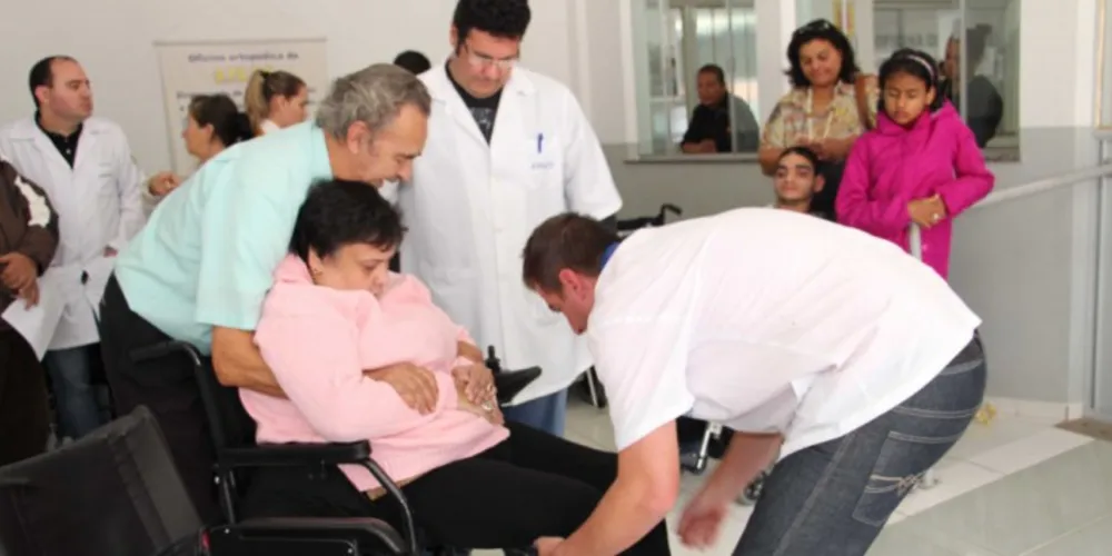 Imagem ilustrativa da imagem APACD recebe cadeiras de roda motorizadas
