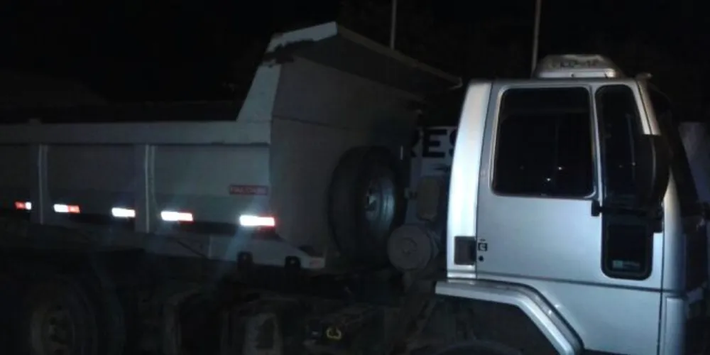 Imagem ilustrativa da imagem PM encontra caminhão roubado a 290 km de distância