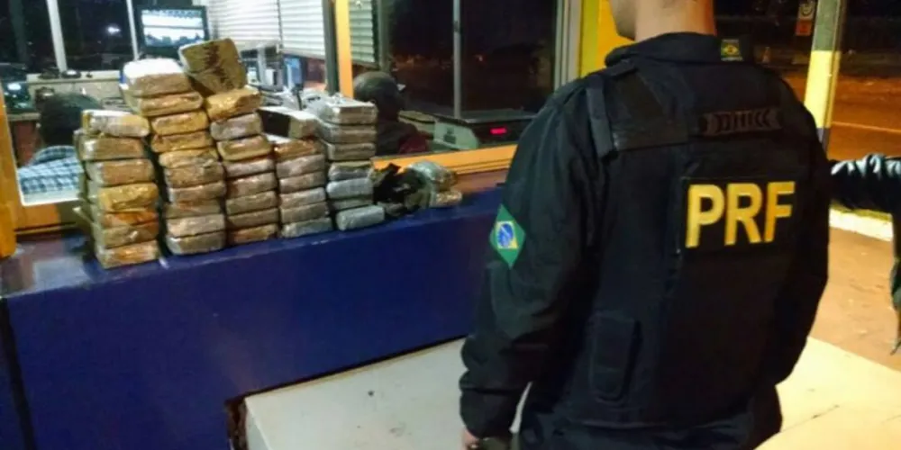 Imagem ilustrativa da imagem Dupla é presa com mais de 30 quilos de drogas na BR-277
