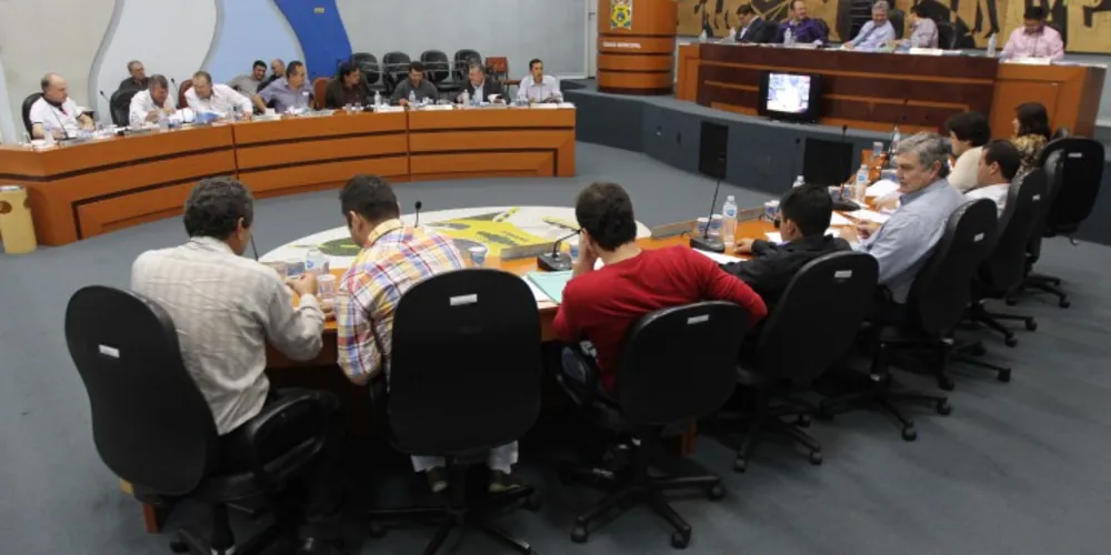 Imagem ilustrativa da imagem Vereadores aprovam reajuste de servidores em PG