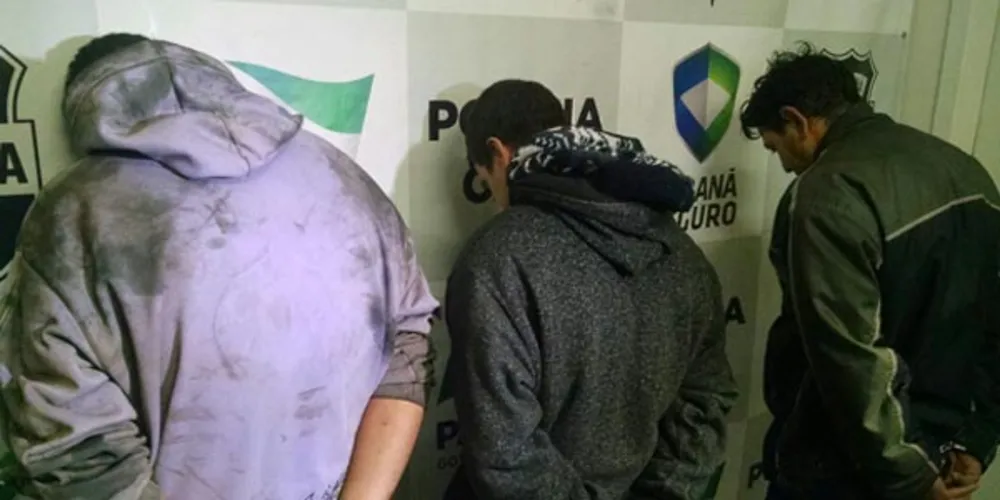 Imagem ilustrativa da imagem Polícia prende trio acusado de matar adolescente a pedradas