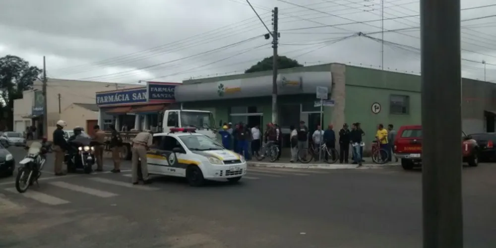 Imagem ilustrativa da imagem Adolescente tenta roubar malote e leva tiro em Castro