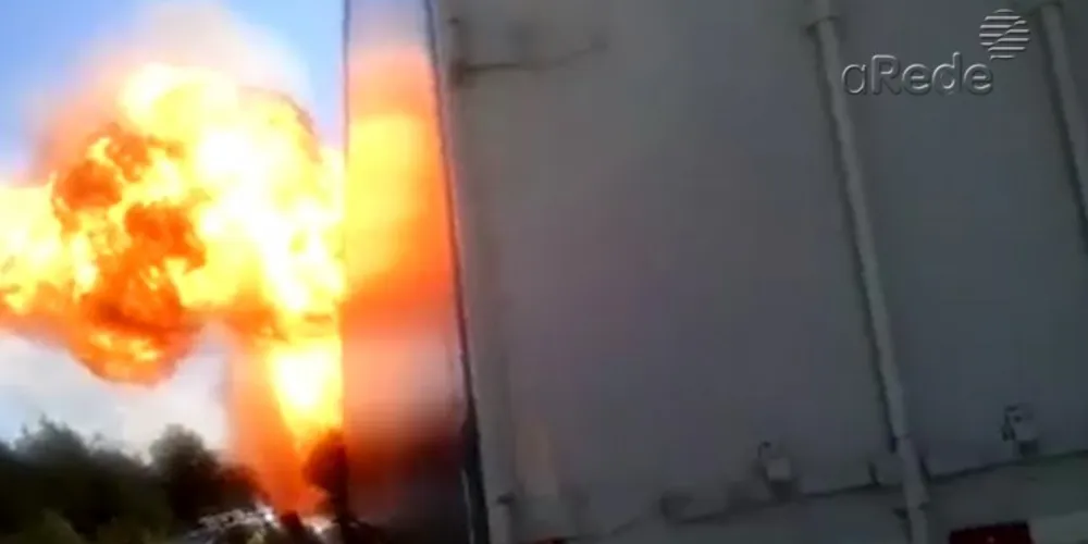 Imagem ilustrativa da imagem Vídeo mostra momento exato em que caminhão explode