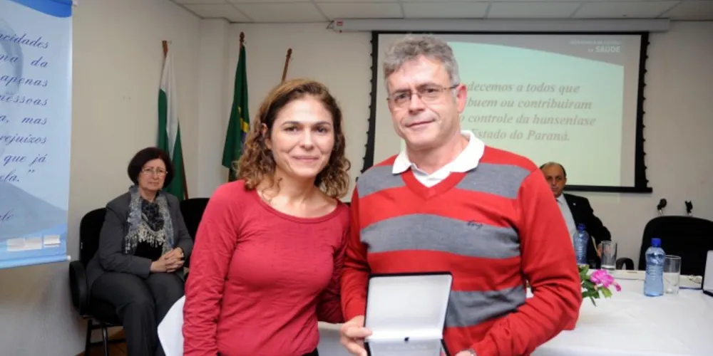 Imagem ilustrativa da imagem Médico de Castro recebe homenagem 