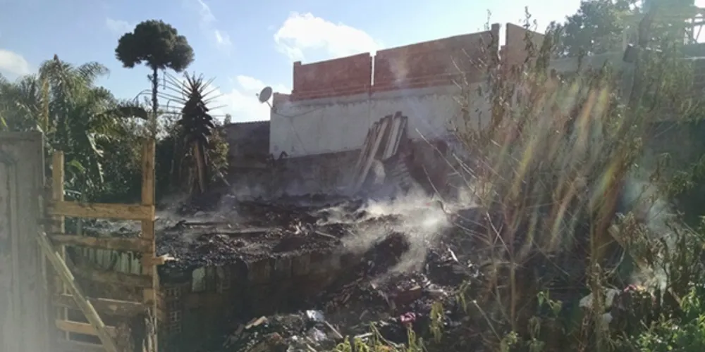 Imagem ilustrativa da imagem Homem é preso acusado de incendiar própria casa