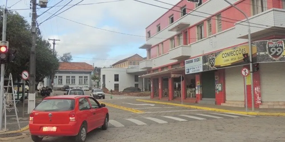 Imagem ilustrativa da imagem Jaguariaíva implanta mão inglesa no centro da cidade