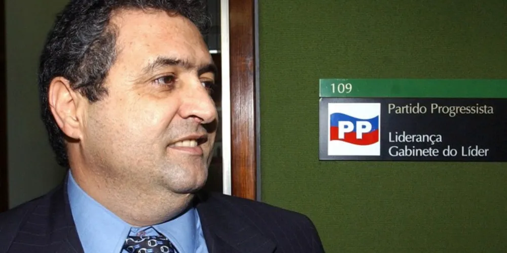 Imagem ilustrativa da imagem Deputado recua sobre exumação de José Janene