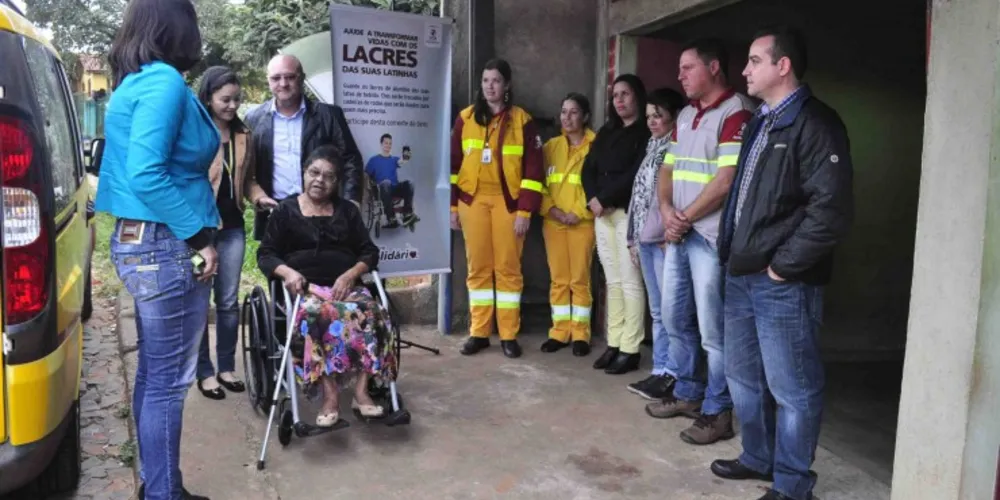 Imagem ilustrativa da imagem CCR RodoNorte realiza entre de cadeiras de rodas no município