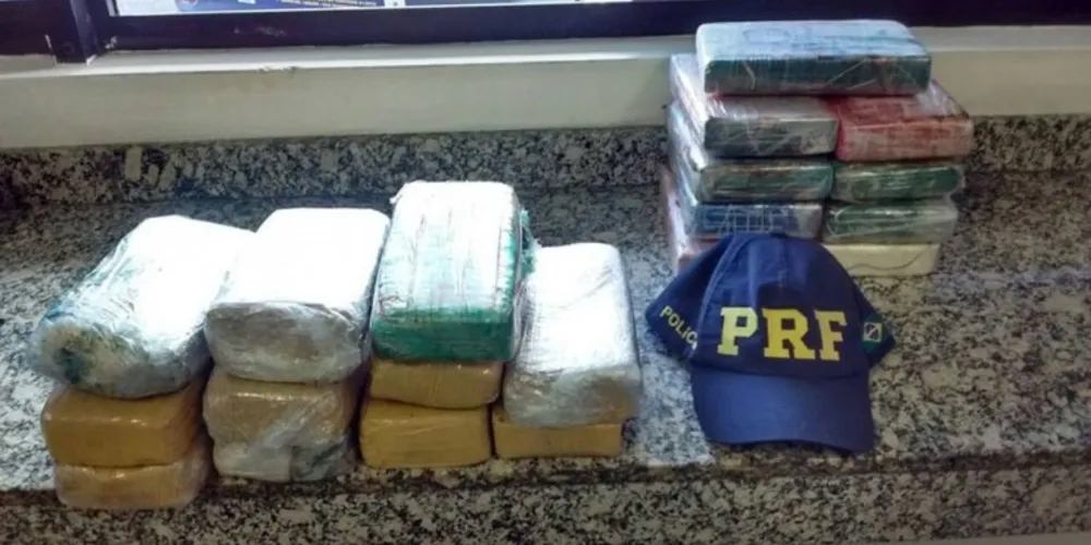 Imagem ilustrativa da imagem PRF prende traficante com crack e cocaína na BR-277