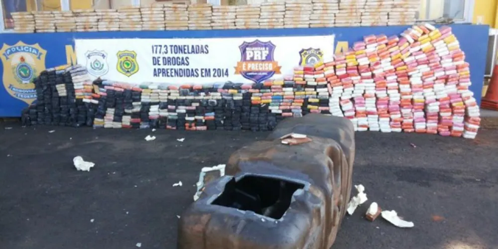 Imagem ilustrativa da imagem PRF faz maior apreensão de cocaína da história do PR