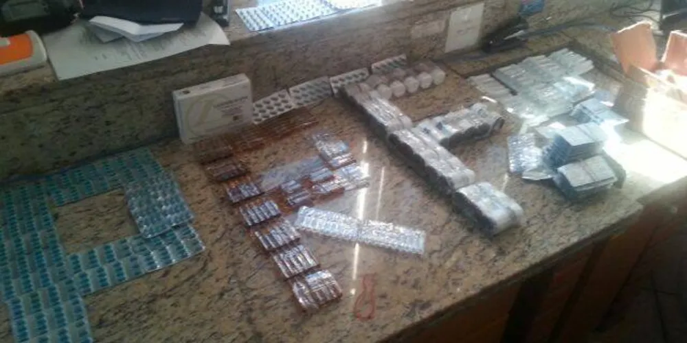 Imagem ilustrativa da imagem Homem é preso com carga de medicamentos irregulares