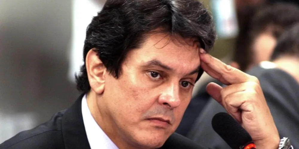 Imagem ilustrativa da imagem Roberto Jefferson deixa a prisão para cumprir pena em casa