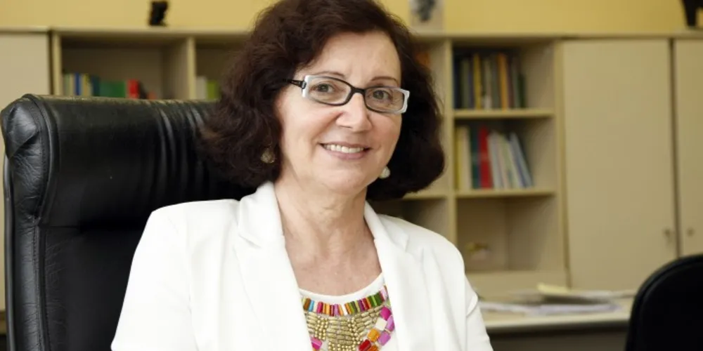 Imagem ilustrativa da imagem Secretária recebe professores para negociar volta às aulas
