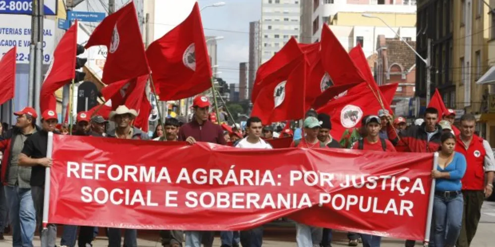 Imagem ilustrativa da imagem Sem Terra ocupam Incra nesse momento em Curitiba