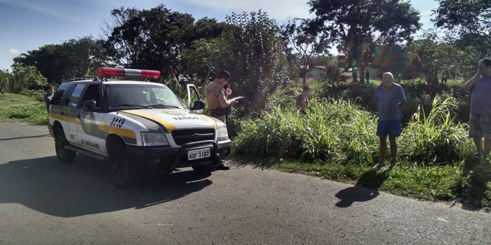 Imagem ilustrativa da imagem Três rapazes são mortos a tiros dentro de manilha em Curitiba