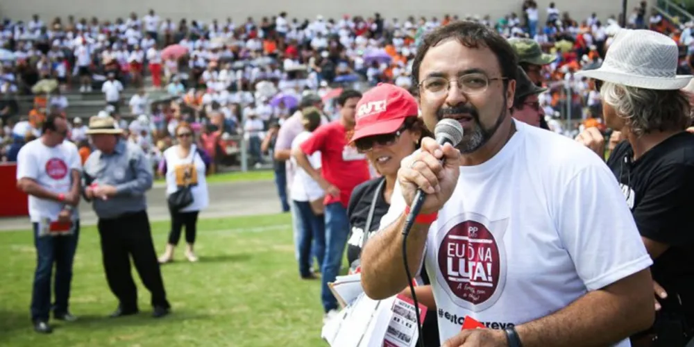 Imagem ilustrativa da imagem Professores decidem pelo fim da greve na educação no PR
