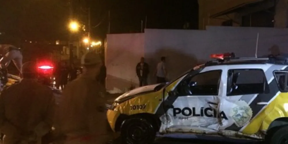 Imagem ilustrativa da imagem Viatura da PM capota após acidente no São José