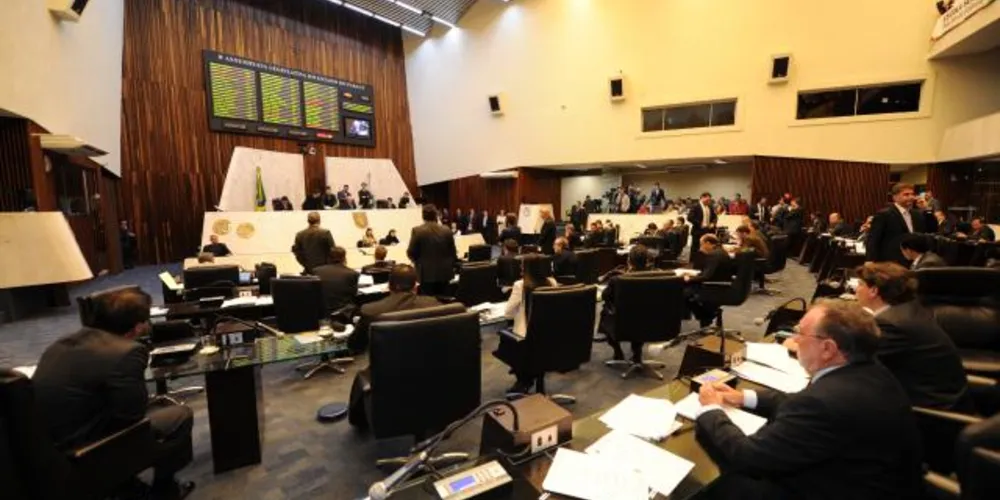 Imagem ilustrativa da imagem Alep rejeita reajuste de 8,17% aos servidores no PR