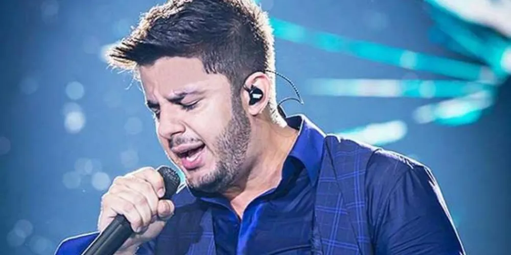 Imagem ilustrativa da imagem Cantor Cristiano Araújo morre após acidente de carro