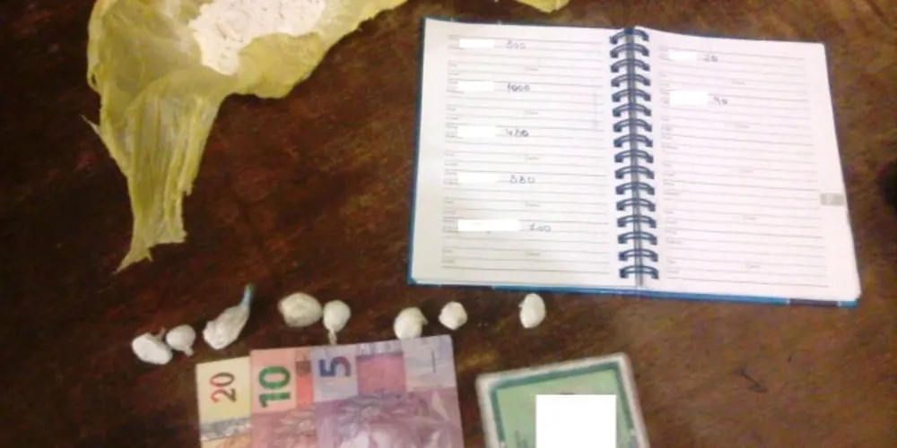 Imagem ilustrativa da imagem Preso com cocaína, rapaz diz que venderia droga em festas